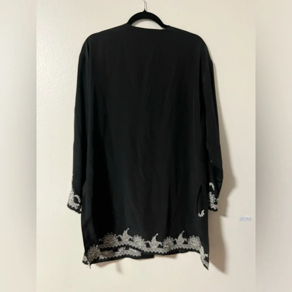 Vintage Diane Von Furstenburg 100% silk embroidered long sleeve size medium - Picture 4 of 4